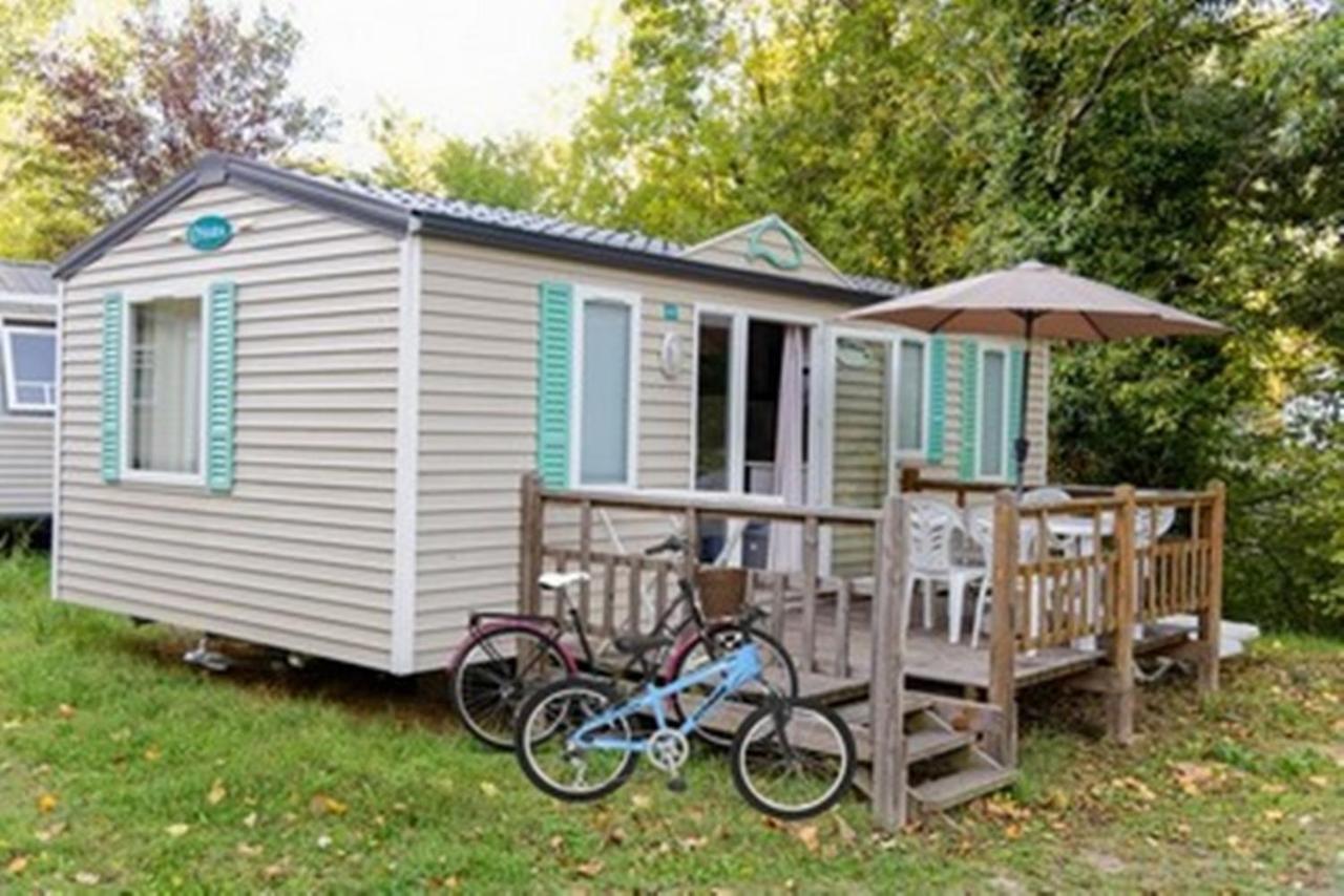 Camping Les Rives Du Lac De Vinca Exterior foto